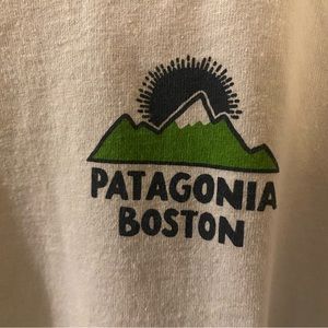 Comfy Patagonia Boston T Shirt Large
